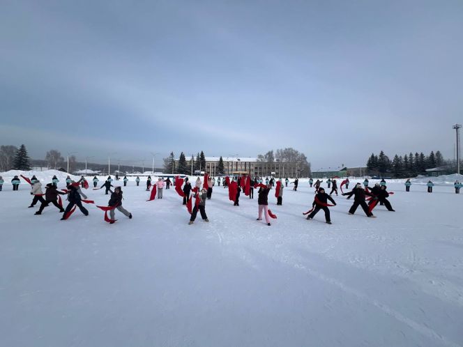 На центральном стадионе состоялась репетиция церемонии открытия олимпиады "Троицкое-2026". Фото: пресс-служба министерства спорта Алтайского края