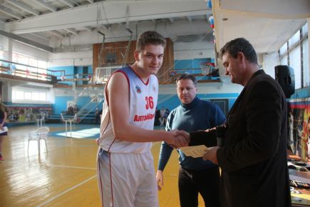 В СДЮШОР «АлтайБаскет» прошёл День снайпера.