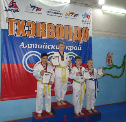 Альберт Гаун и Анастасия Анохина посетили Открытое первенство Барнаула «Кубок Деда Мороза» на призы СДЮШОР «Олимпийские надежды».