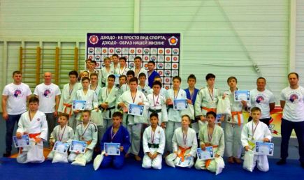 В Барнауле состоялся 14-й межрегиональный юношеский турнир «Гран-при «Витязь» на призы заслуженного мастера спорта Ивана Нифонтова и заслуженного тренера России Игоря Вотякова.