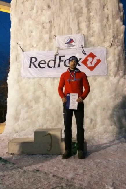 Дмитрий Гребенников – бронзовый призёр третьего этапа Кубка России по ледолазанию.