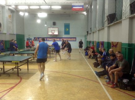 В Барнауле состоялись турниры для спортивных семей и ветеранов настольного тенниса.