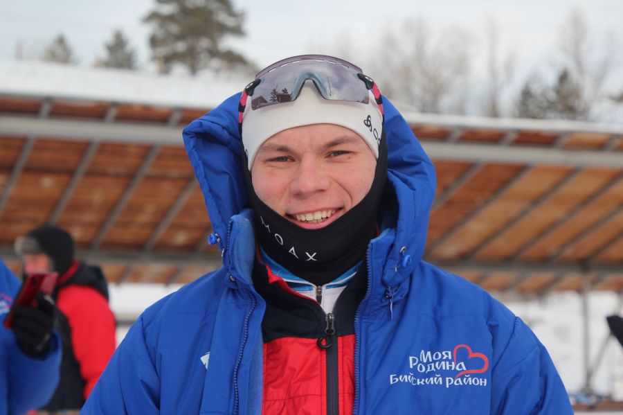 Победитель мужской индивидуальной гонки Александр Мостовой из Бийского района. Фото: Виталий Дворянкин/"Алтайский спорт"