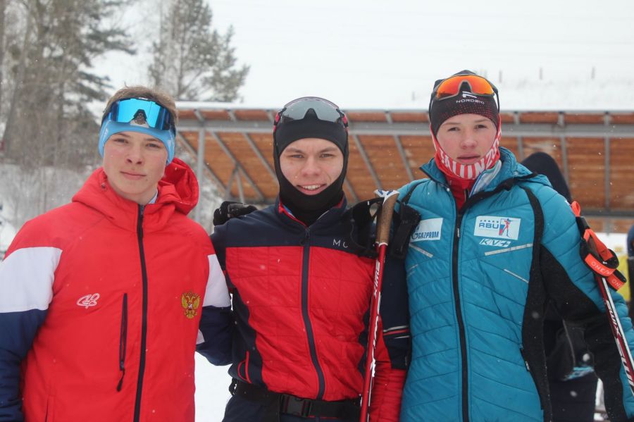 Призовая тройка мужского спринта. Фото: Виталий Дворянкин/"Алтайский спорт"
