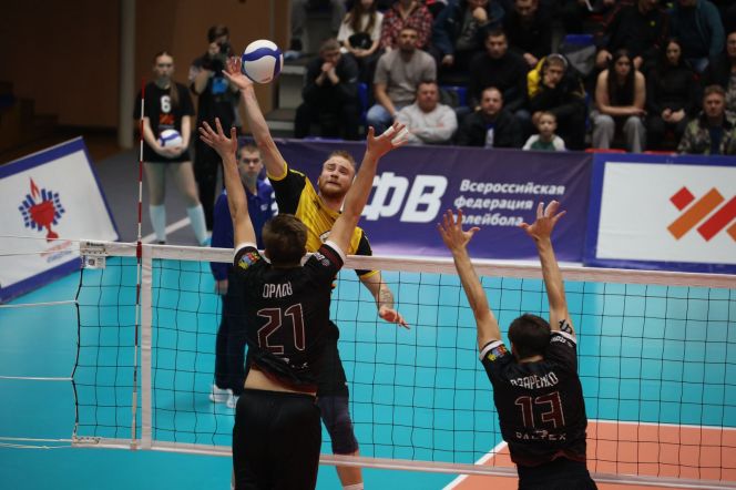 Видеотрансляция. 8 февраля. Барнаул. СК «Победа». Чемпионат России. Мужчины. Высшая лига «А». 15-й тур. Повторный матч. «Университет» (Барнаул) - «Текстильщик» (Иваново)