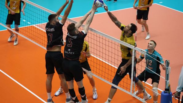 В повторной встрече «Университет» вновь выиграл у ивановского «Текстильщика» в пяти сетах – 3:2