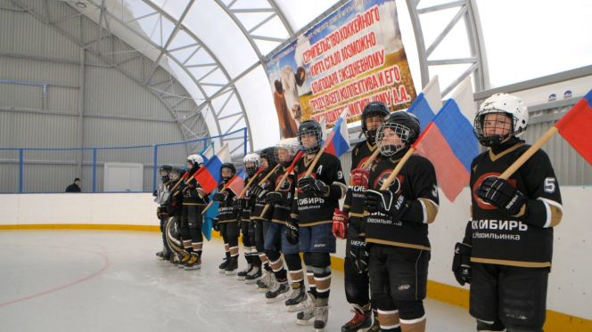 Новая спортивная площадка открылась в селе Новоильинка Хабарского района