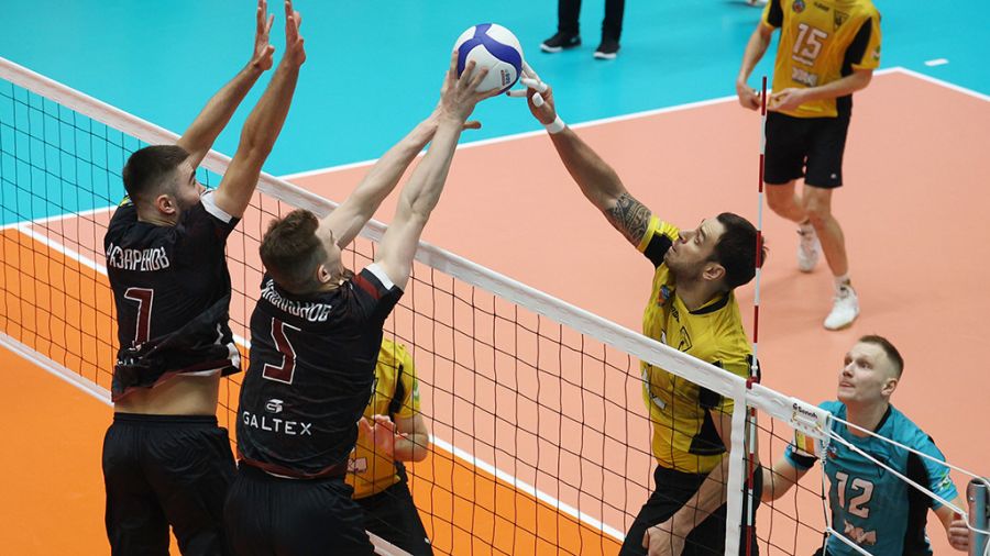 Дмитрий Красиков (второй справа) переживает вторую, а может уже третью молодость. Фото: Олег Богданов