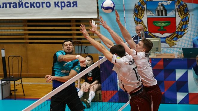 Дмитрий Красиков  в атаке. Фото: Олег Богданов