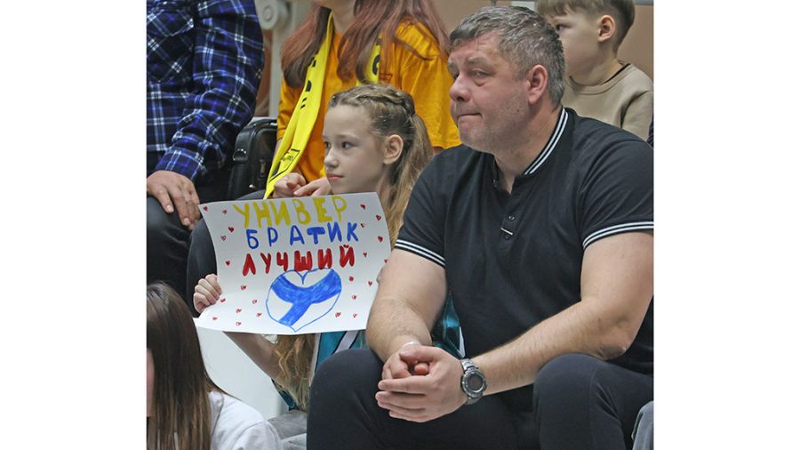 Персональные болельщики Андрея Ткаченко. Фото: Олег Богданов