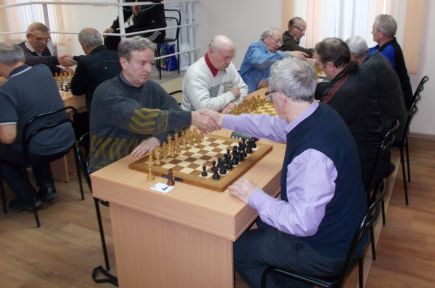 В краевом шахматном клубе состоялся финальный блиц-турнир среди ветеранов.