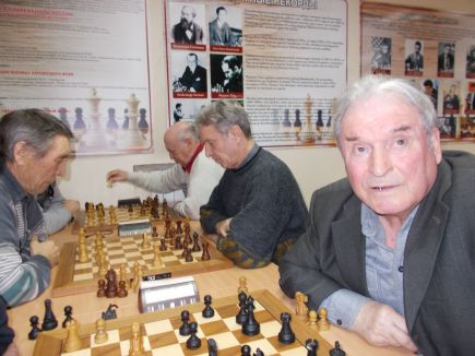 В краевом шахматном клубе состоялся финальный блиц-турнир среди ветеранов.