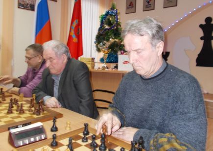 В краевом шахматном клубе состоялся финальный блиц-турнир среди ветеранов.