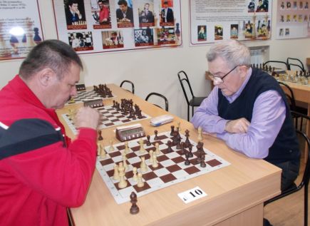 В краевом шахматном клубе состоялся финальный блиц-турнир среди ветеранов.