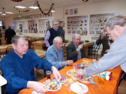 В краевом шахматном клубе состоялся финальный блиц-турнир среди ветеранов.