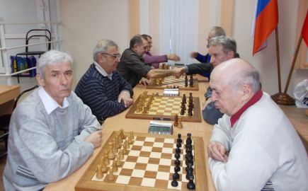 В краевом шахматном клубе состоялся финальный блиц-турнир среди ветеранов.