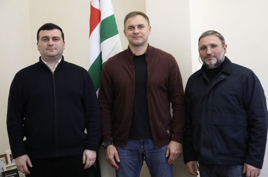 Впервые в Абхазии. Гребцы Алтайского края проводят учебно-тренировочные сборы на легендарной базе «Речх» (видео)