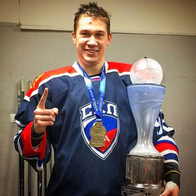 Студент АлтГТУ и нападающий команды "Динамо-Алтай" Иван Переверзев – победитель Кубка мира по университетскому хоккею.