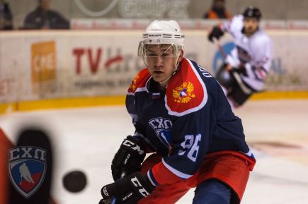 Студент АлтГТУ и нападающий команды "Динамо-Алтай" Иван Переверзев – победитель Кубка мира по университетскому хоккею.