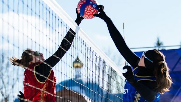 Фоторепортаж. Первый игровой день Кубка России по волейболу на снегу в объективе Александра Лукина 