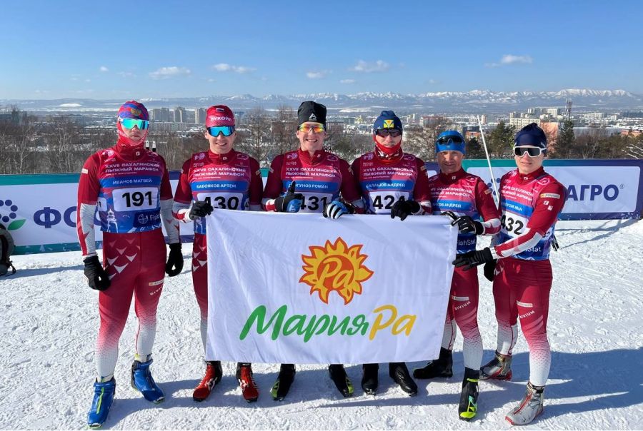 Лыжники Алтайского края с друзьями из Новосибирской области. Фото участников соревнований