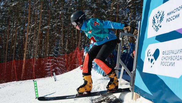 Спортсмены 15 регионов участвуют в Белокурихе  в первенстве России в параллельных дисциплинах сноуборда (фото с открытия)