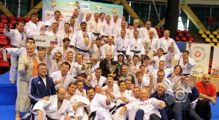 Виктор Павлов из Барнаула стал победителем и бронзовым призёром чемпионата Европы среди ветеранов (фото).
