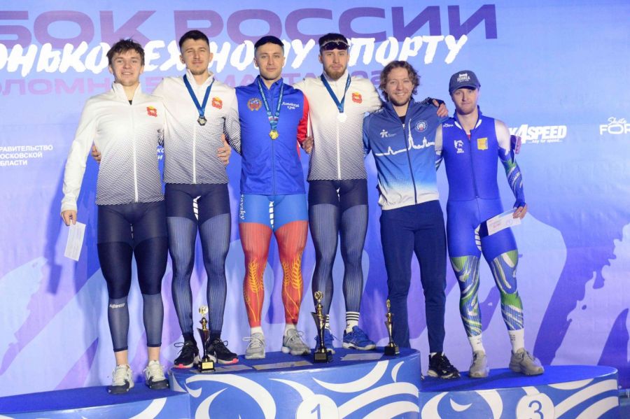 Шестерка сильнейших конькобежцев Кубка России на дистанции 1000 метров. Фото: Конькобежный центр "Коломна"