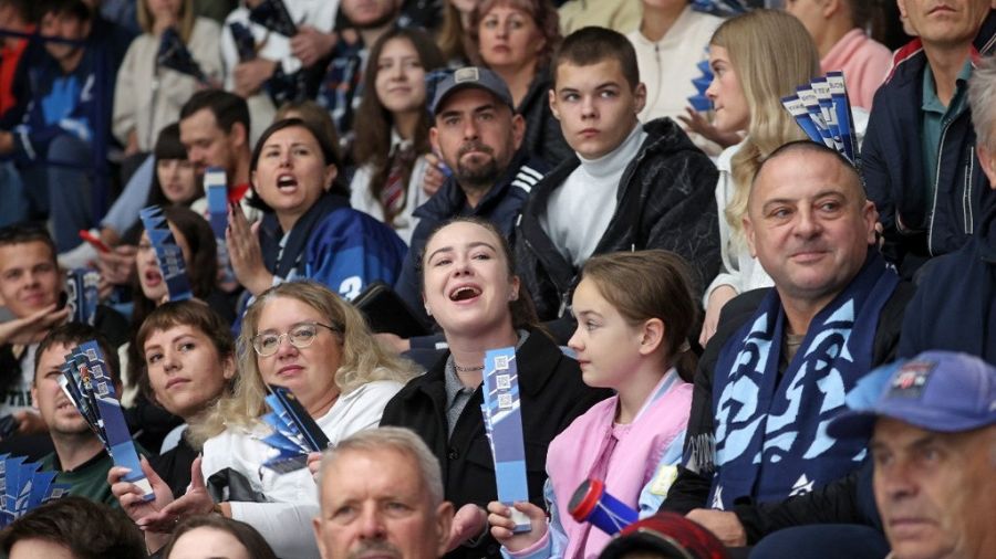 Фото Андрея Каспришина / на трибунах "Титов Арены" во время хоккейных матчей всегда многолюдно