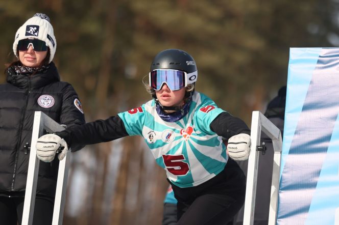 Мария Травиничева делает виртуальный прыжок из Белокурихи в Италию и выигрывает этап Кубка Европы. Фото: Александр Чёрный/"Алтайский спорт"