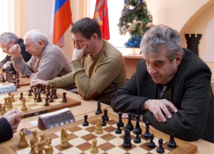 Мастер ФИДЕ Виктор Гемпель выиграл первенство края по рапиду среди ветеранов. 