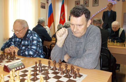 Мастер ФИДЕ Виктор Гемпель выиграл первенство края по рапиду среди ветеранов. 