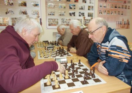 Мастер ФИДЕ Виктор Гемпель выиграл первенство края по рапиду среди ветеранов. 