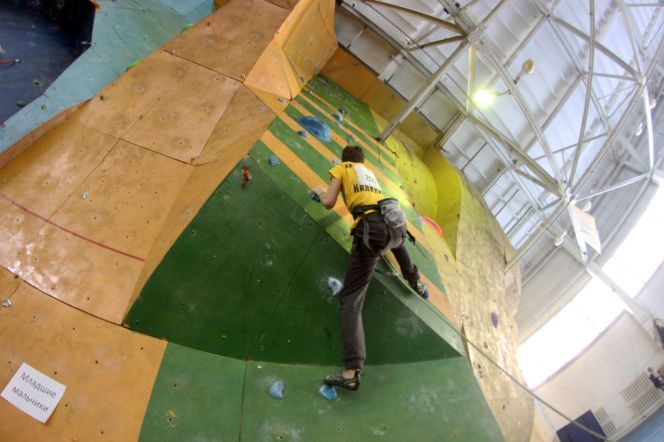 Алтайские скалолазы завоевали пять наград на домашнем первенстве СФО.