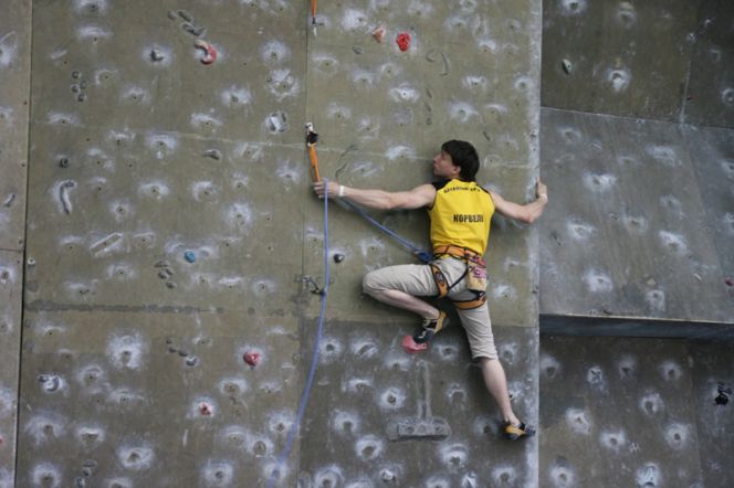 Анна Борзова – победитель чемпионата Сибирского федерального округа по скалолазанию на скорость (фото).