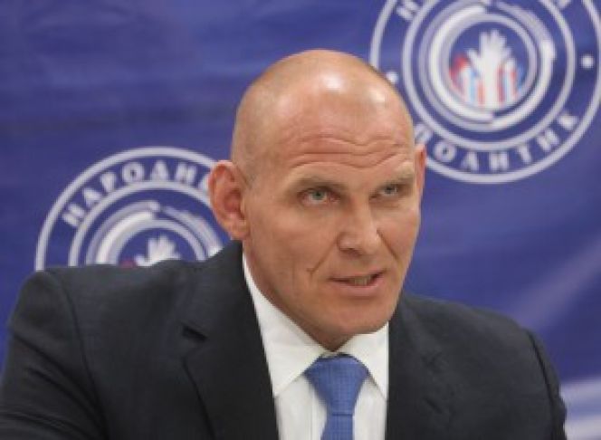 6 августа в Барнауле побывал трёхкратный олимпийский чемпион по греко-римской борьбе, депутат Госдумы Александр Карелин.