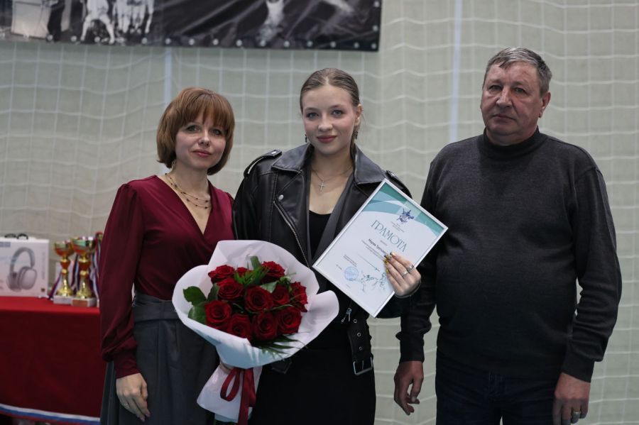 Мария Третьякова с родителями. Фото: Александр Чёрный/"Алтайский спорт"