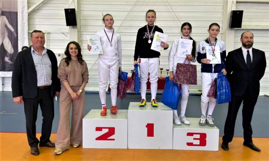 Апрель 2021-го. Мария Третьякова на высшей ступени пьедестала турнира "Маэстро". Фото из архива редакции