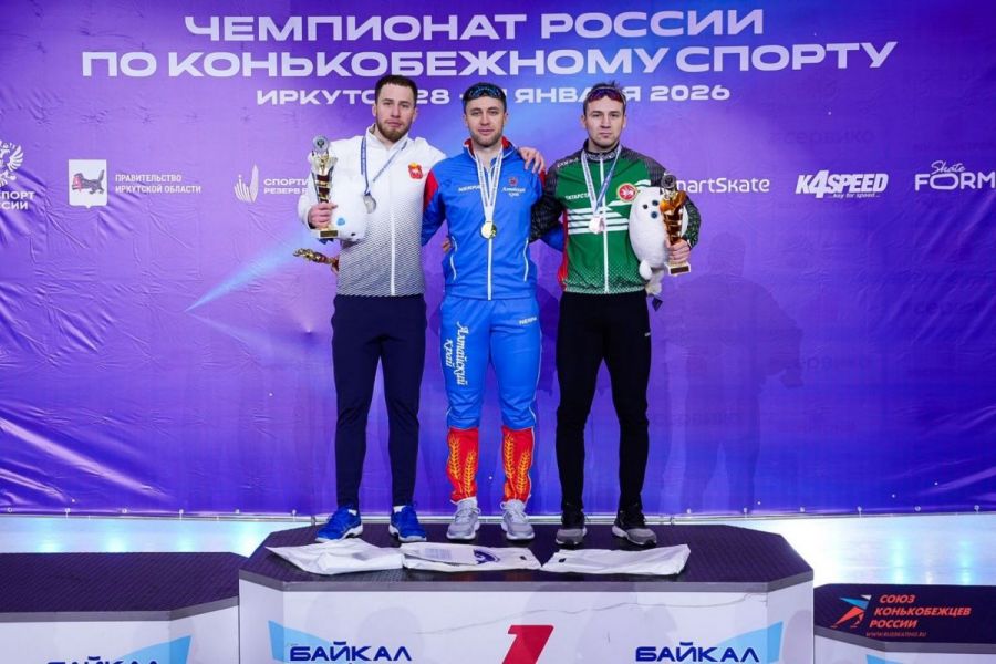 Виктор Муштаков - чемпион России в спринтерском многоборье. Фото: Союз конькобежцев России