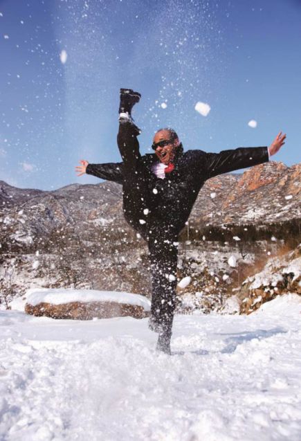 В галерее «Universum» 28 мая откроется выставка каллиграфии и спортивных фотографий известного китайского мастера ушу Фу Бяо.