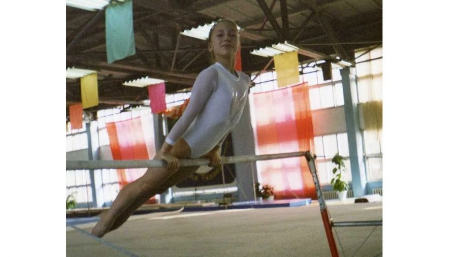 Александра Макаренко (в девичестве Куваева) входила в сборную Кемеровской области по спортивной гимнастике