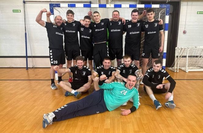 Команда села Усятское Бийского района завоевала путёвку в финал Первой лиги чемпионата России 