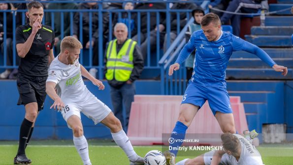 «Динамо-Барнаул» даёт бой лидеру - томскому «КДВ», но проигрывает - 1:3