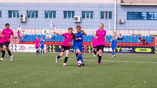 В Барнауле завершился турнир среди команд девочек «PRO FOOTBALL CUP», посвященный 20-летию СШОР Алексея Смертина