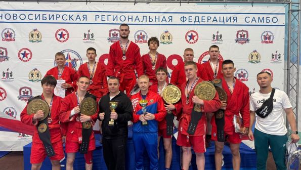 Бойцовский клуб. На "Кубке мэра Новосибирска" по боевому самбо спортсмены региона завоевали 11 медалей и стали вторыми в командном зачёте