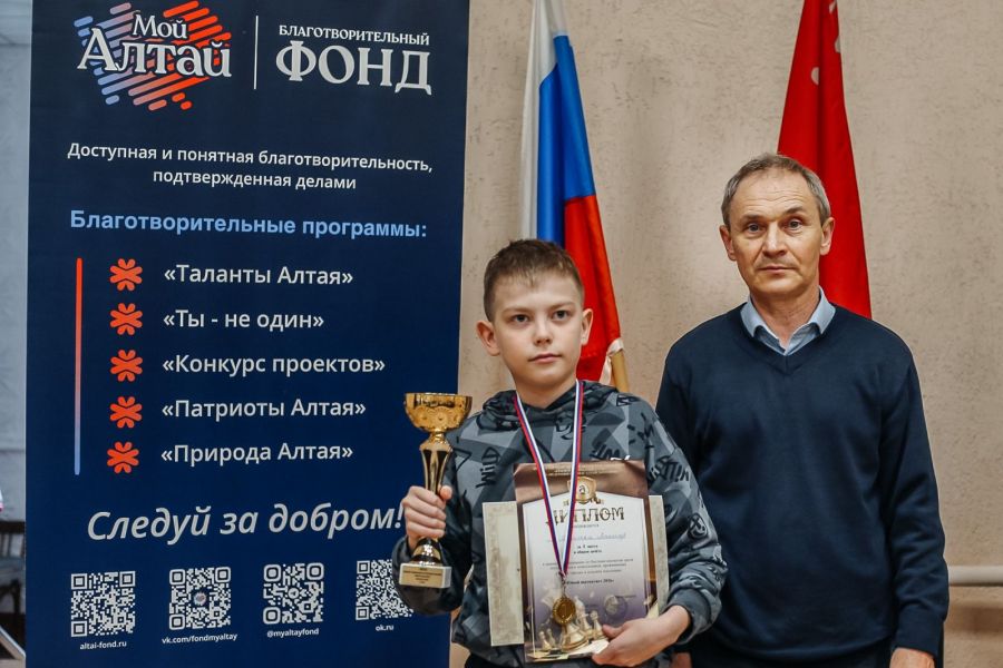 Абсолютный чемпион турнира — Александр Шенкнехт из Камня-на-Оби. Фото: Юлия Коробкова