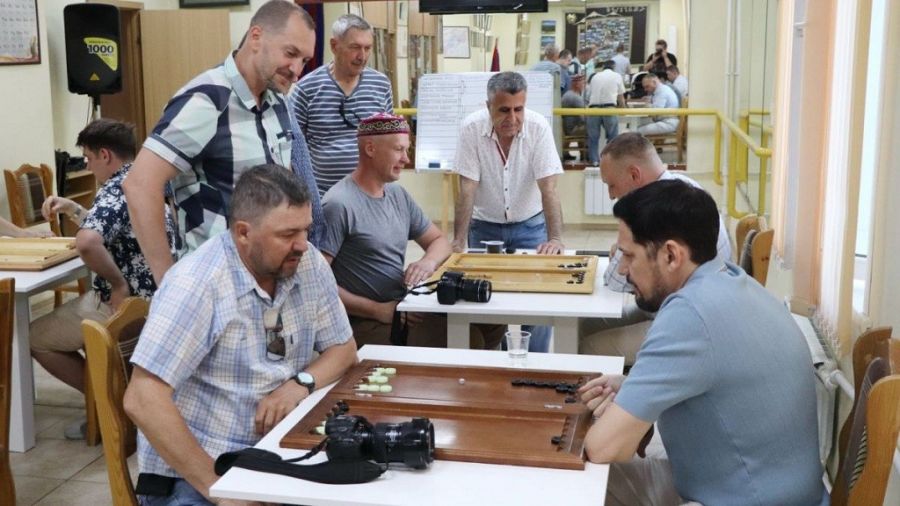  Константин Шефер (справа) против Олега Богданова