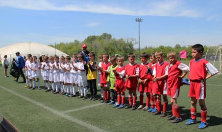 В День защиты детей команда СДЮШОР Алексея Смертина «Алтай-2003» выиграла Кубок Бориса Брыкина (фото).