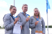 С почином! На стартовавшем в Москве чемпионате России Юлия Бабашинская выиграла дистанцию 1000 м в женской байдарке. У Анастасии Кравченко бронза