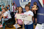 Параллельный зачёт Тамары Подпальной. Знаменитый пауэрлифтер продолжает осваивать бадминтон